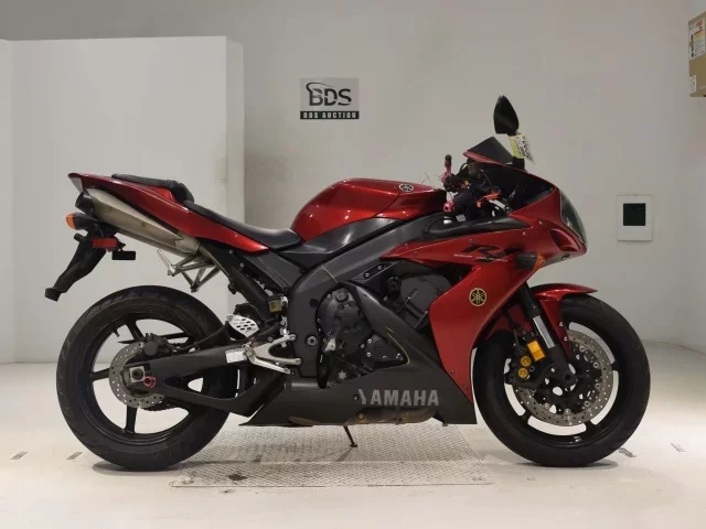 Yamaha YZF-R1 лот № 5290 оценка 4  с аукциона в Японии