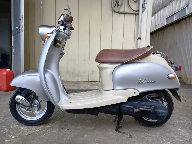 BMW  R1300RT лот № 00036 оценка 5  с аукциона в Японии