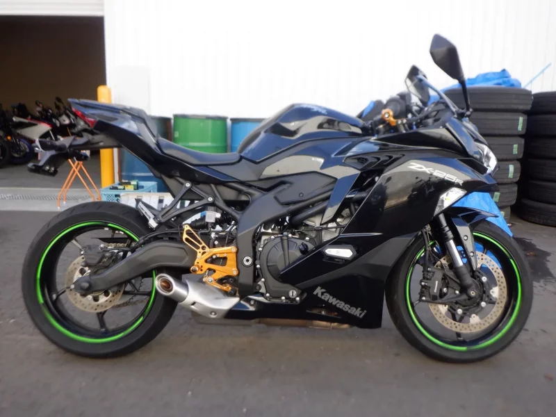 Kawasaki NINJA ZX-25R лот № 00109 оценка 5  с аукциона в Японии