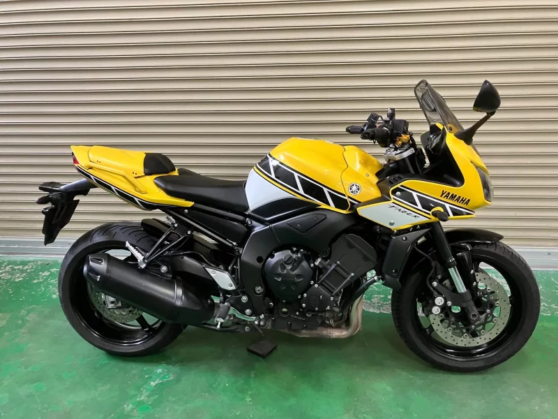 Yamaha FZ-1 FEATHER лот № 02107 оценка 4  с аукциона в Японии