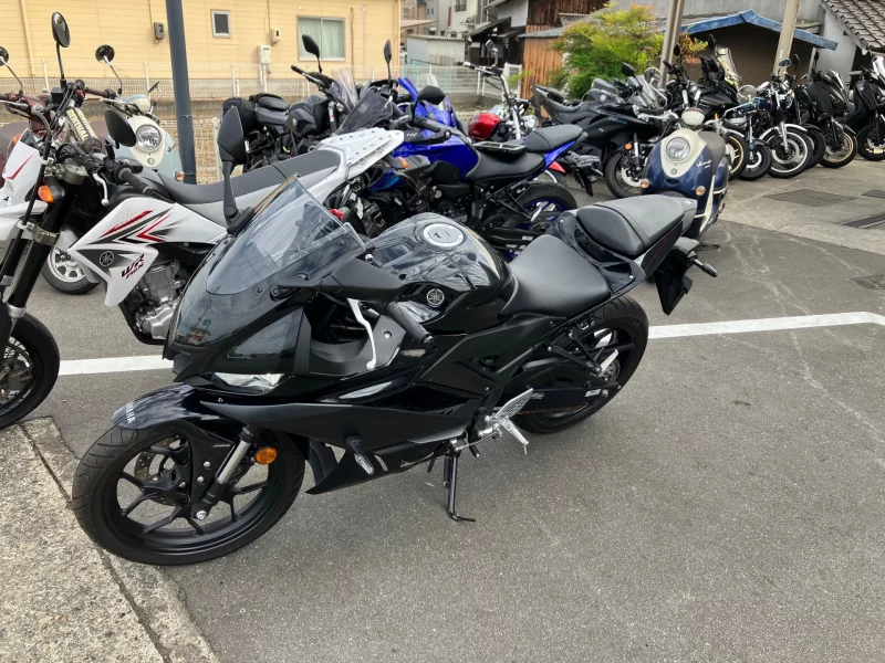 Yamaha YZF-R25 лот № 04354 оценка 4  с аукциона в Японии