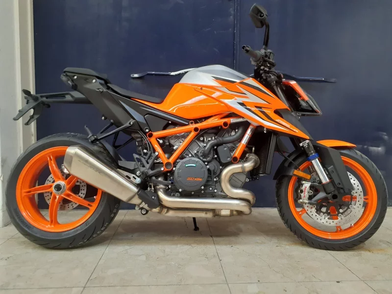 Other KTM1290 S-DUKE R EVO лот № 04380 оценка 6  с аукциона в Японии