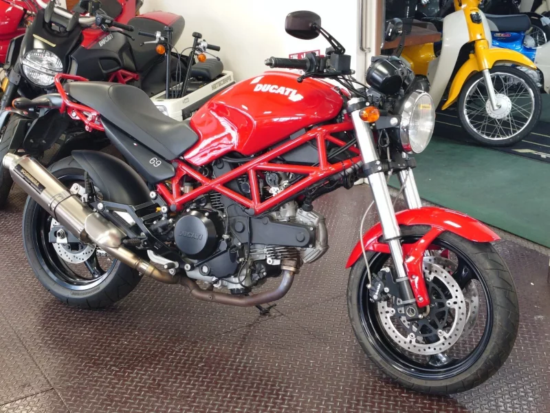 Ducati  MONSTAR M695 лот № 00367 оценка 4  с аукциона в Японии