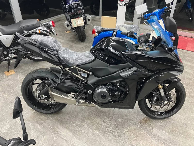Suzuki GSX-S1000GT лот № 04394 оценка 9  с аукциона в Японии