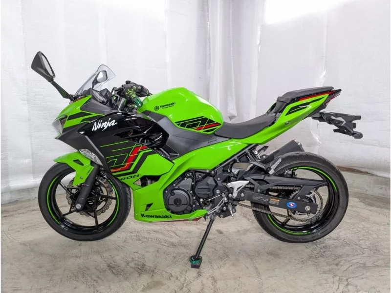Kawasaki Ninja 400 лот № 04388 оценка 4  с аукциона в Японии