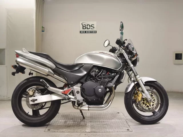 Honda HORNET250 лот № 7665 оценка 4  с аукциона в Японии
