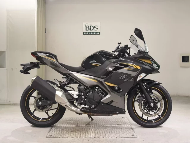Kawasaki NINJA400-2 лот № 7514 оценка 5  с аукциона в Японии