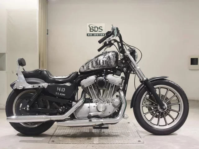 Harley-Davidson HARLEY XL883 лот № 5166 оценка 4  с аукциона в Японии