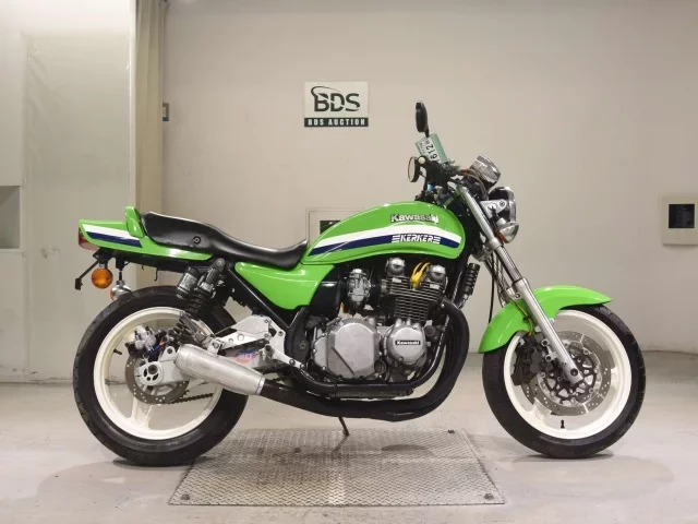Kawasaki ZEPHYR750 лот № 7612 оценка 4  с аукциона в Японии