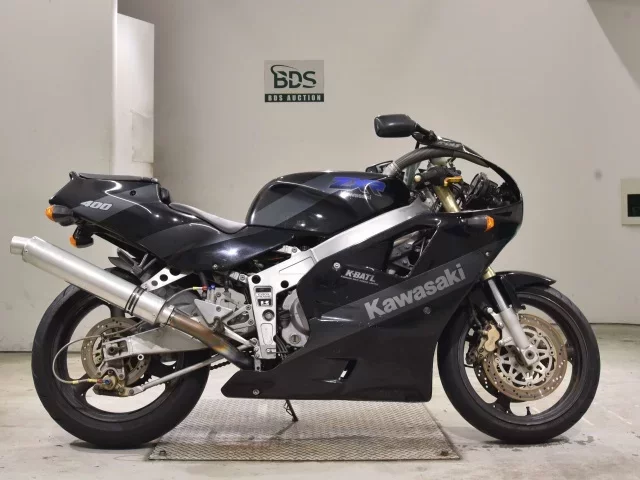 Kawasaki ZXR400-1 лот № 2565 оценка 4  с аукциона в Японии