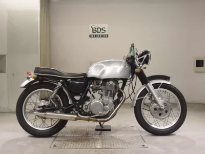 Yamaha SR400-2  с аукциона в Японии