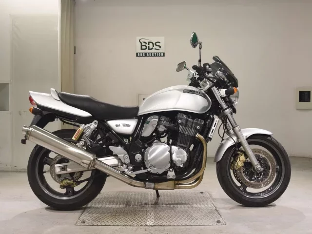 Suzuki INAZUMA 1200 лот № 5222 оценка 4  с аукциона в Японии