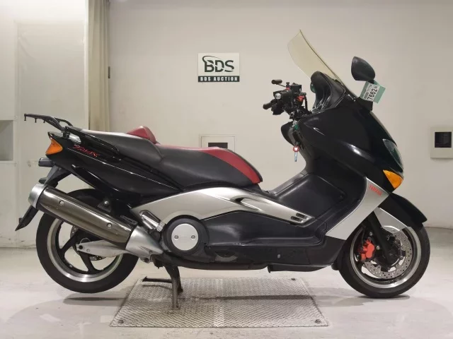 Yamaha T-MAX500 лот № 7662 оценка 4  с аукциона в Японии