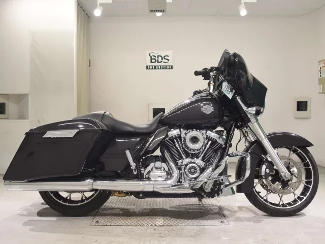 Harley-Davidson HARLEY FLHXS1870 лот № 7586 оценка 5  с аукциона в Японии