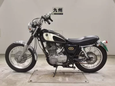 Yamaha SR400-2  с аукциона в Японии
