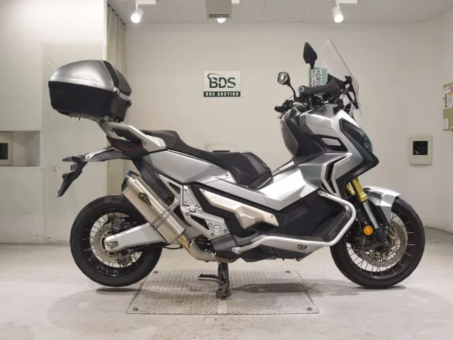 Honda X-ADV750 лот № 5060 оценка 4  с аукциона в Японии