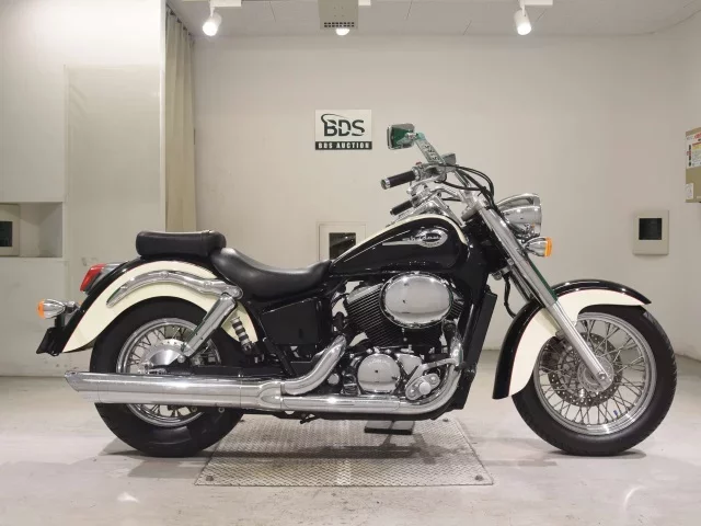 Honda SHADOW750 лот № 5185 оценка 4  с аукциона в Японии