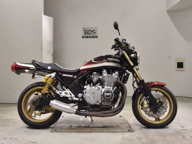 Kawasaki ZEPHYR1100 лот № 2567 оценка 4  с аукциона в Японии