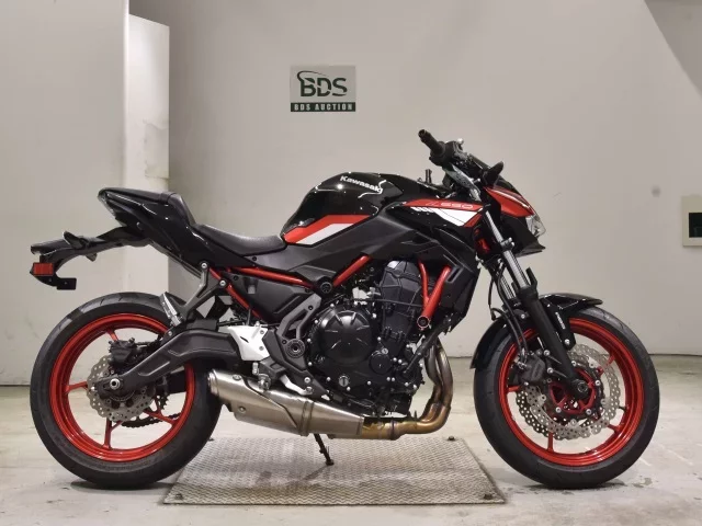 Kawasaki Z650A лот № 2577 оценка 6  с аукциона в Японии
