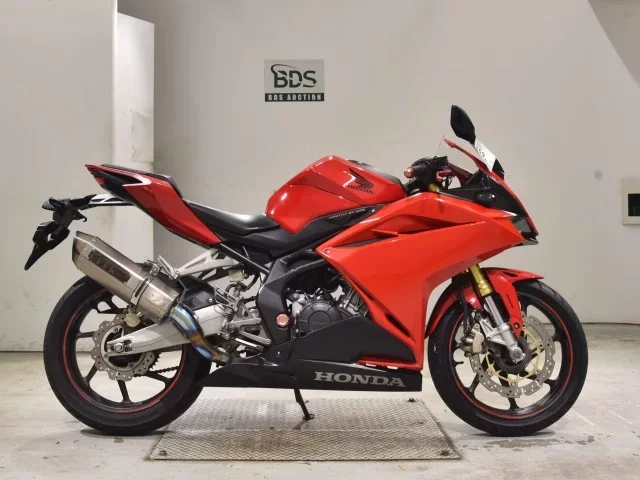 Honda CBR250RR-2A лот № 2693 оценка 4  с аукциона в Японии