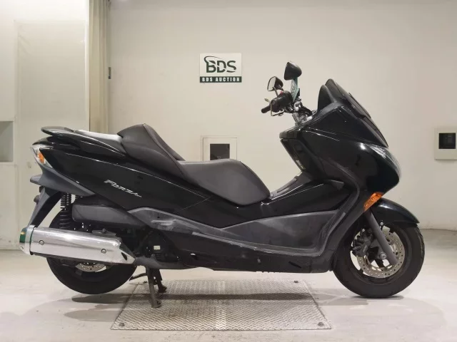 Honda FORZA Z лот № 5040 оценка 4  с аукциона в Японии