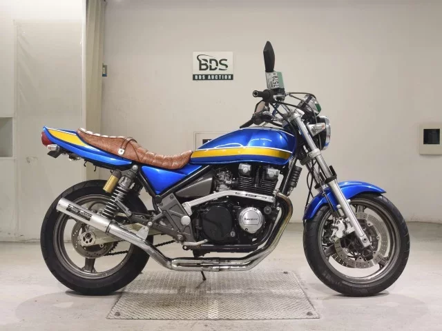 Kawasaki ZEPHYR400K лот № 7579 оценка 4  с аукциона в Японии