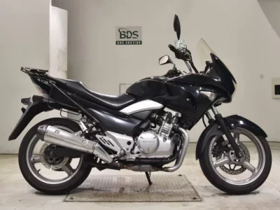 Suzuki GSR250S  с аукциона в Японии