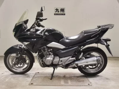 Suzuki GSR250S  с аукциона в Японии