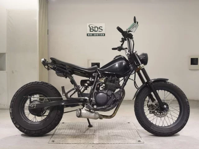 Yamaha TW200-2 лот № 5247 оценка 4  с аукциона в Японии