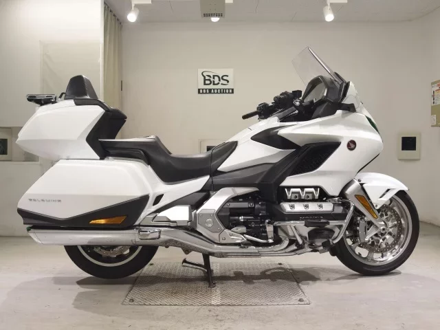 Honda GL1800 TOUR лот № 7578 оценка 5  с аукциона в Японии