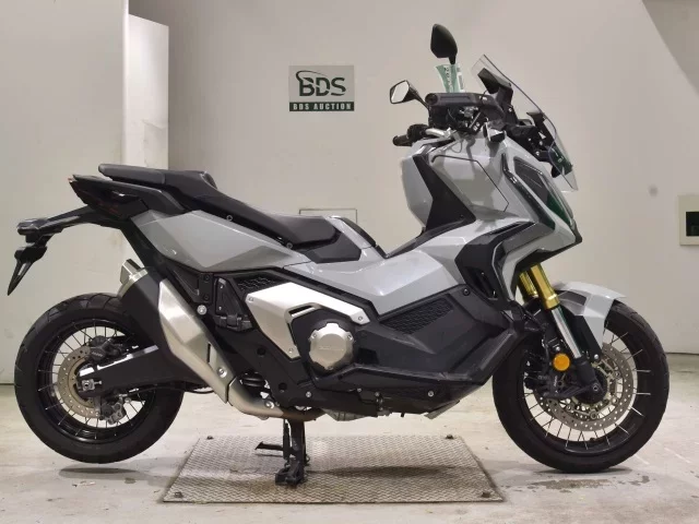 Honda X-ADV750-2 лот № 2615 оценка 5  с аукциона в Японии