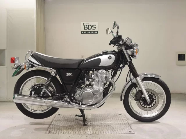 Yamaha SR400-5 лот № 5242 оценка 7  с аукциона в Японии