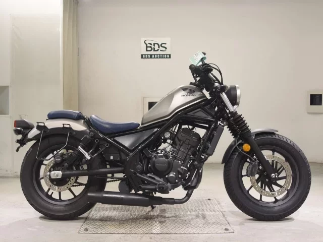 Honda REBEL лот № 7733 оценка 4  с аукциона в Японии