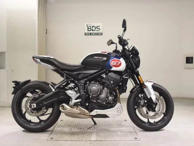 Triumph  TRIDENT 660 лот № 5138 оценка 7  с аукциона в Японии