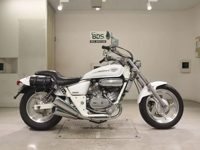 Honda MAGNA 250 лот № 5159 оценка 4  с аукциона в Японии