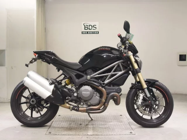Ducati  MONSTER 1100 EVO лот № 5047 оценка 5  с аукциона в Японии