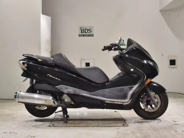 Honda FORZA Z лот № 2569 оценка 4  с аукциона в Японии