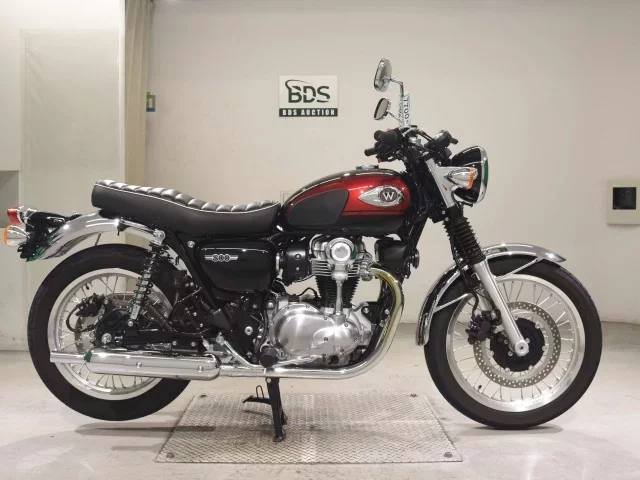 Kawasaki W800-2 лот № 7700 оценка 7  с аукциона в Японии