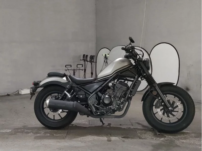 Honda REBEL лот № 8051 оценка 4  с аукциона в Японии