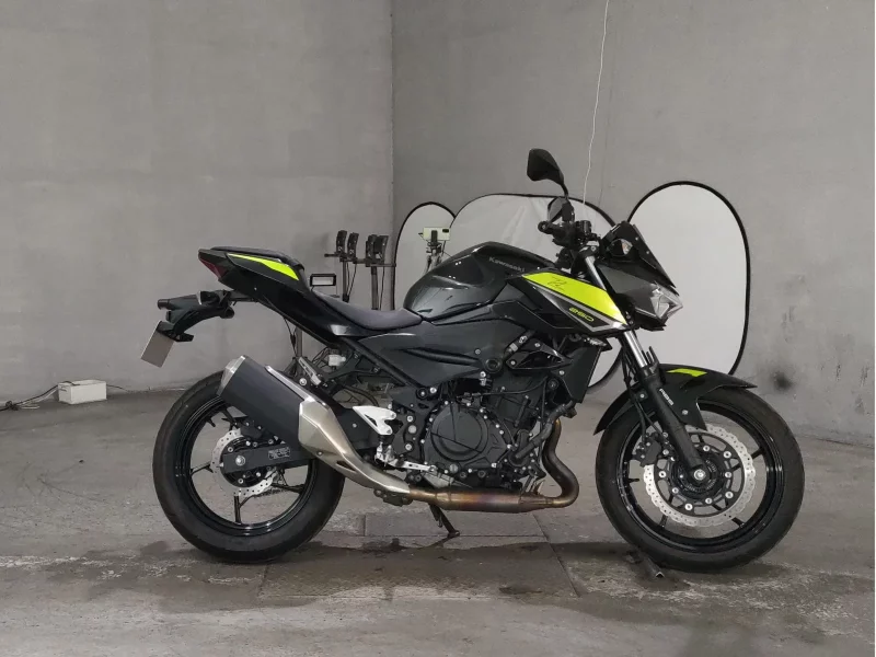 Kawasaki Z250 лот № 7068 оценка 4  с аукциона в Японии
