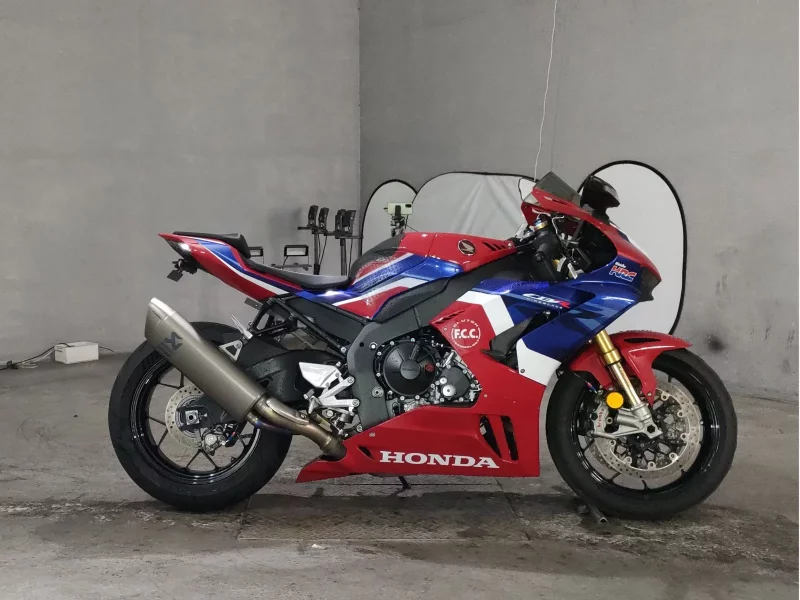 Honda CBR1000RR-R SP лот № 7088 оценка 4.5  с аукциона в Японии
