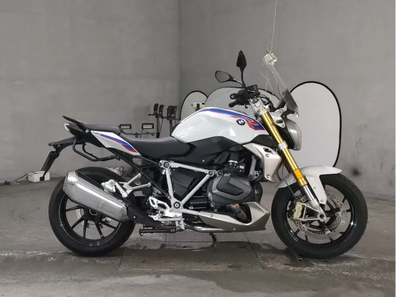 BMW  R1250R лот № 7639 оценка 4  с аукциона в Японии