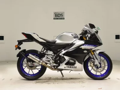 Yamaha YZF-R15M