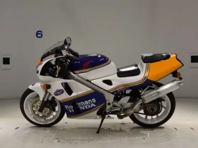 Honda RVF400  с аукциона в Японии