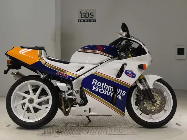 Honda RVF400 лот № 0296 оценка 4  с аукциона в Японии
