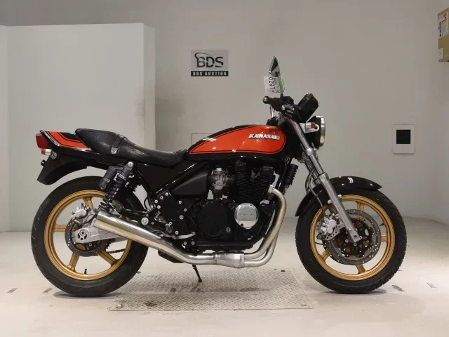 Kawasaki ZEPHYR400 лот № 0297 оценка 4  с аукциона в Японии