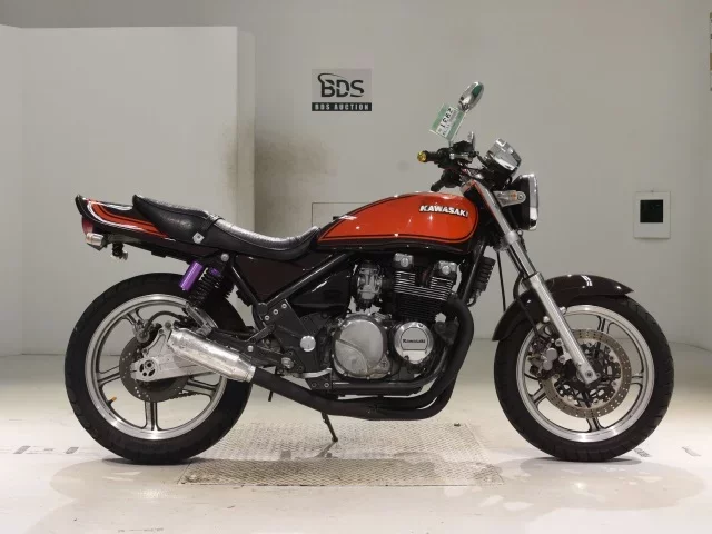 Kawasaki ZEPHYR400 лот № 2931 оценка 4  с аукциона в Японии