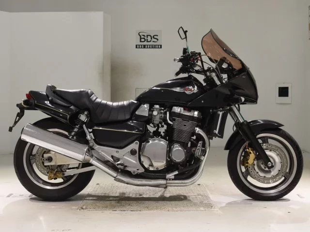 Honda X4 лот № 2611 оценка 4  с аукциона в Японии