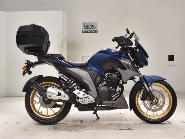 Yamaha FZS25 лот № 2748 оценка 5  с аукциона в Японии