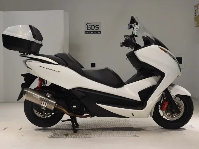 Honda FORZA лот № 0253 оценка 4  с аукциона в Японии